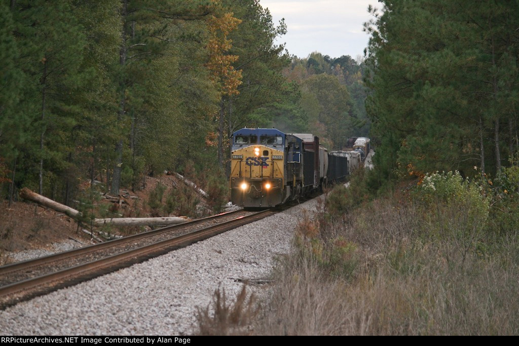 CSX 7700 leads 7895